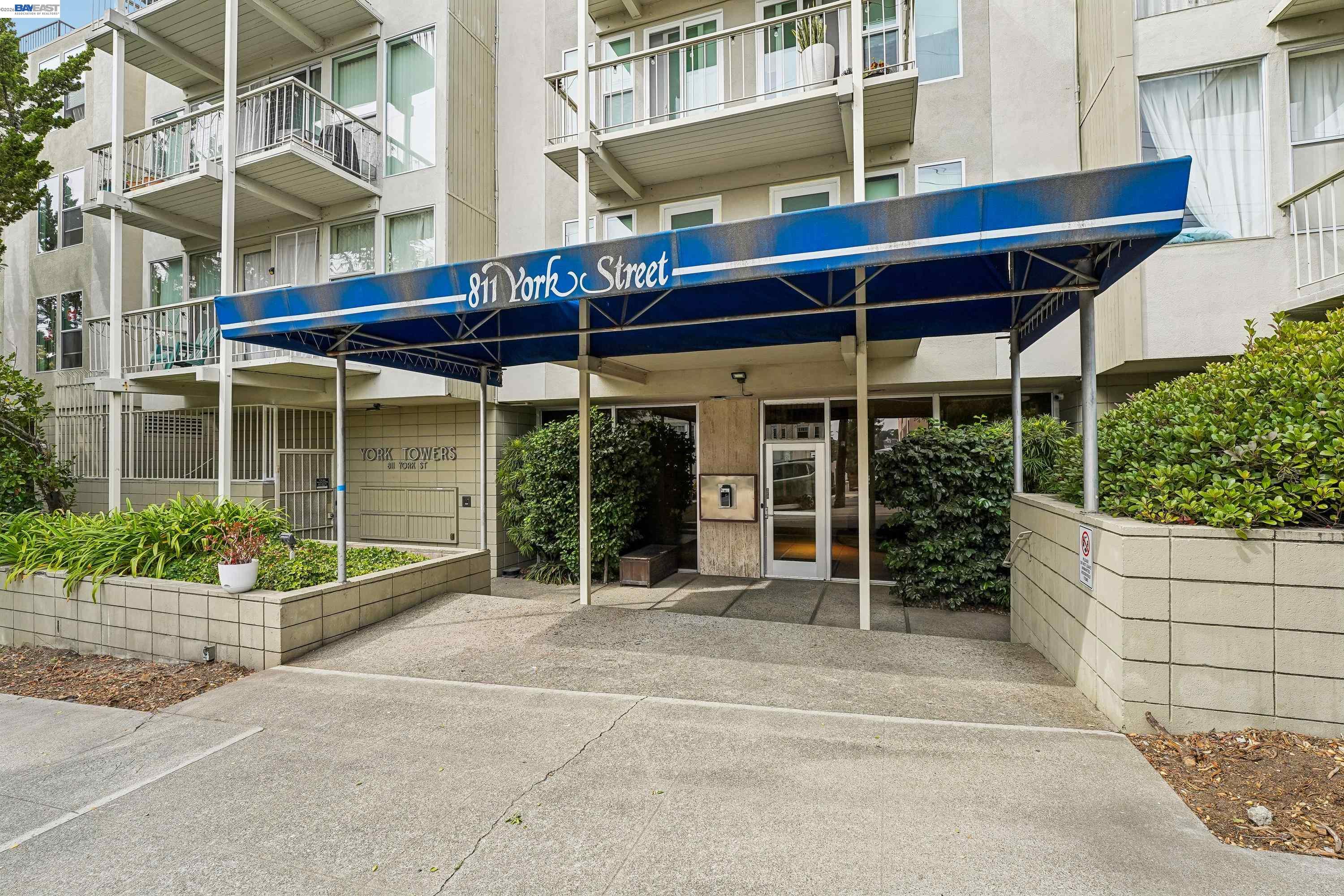 811 York St # 136