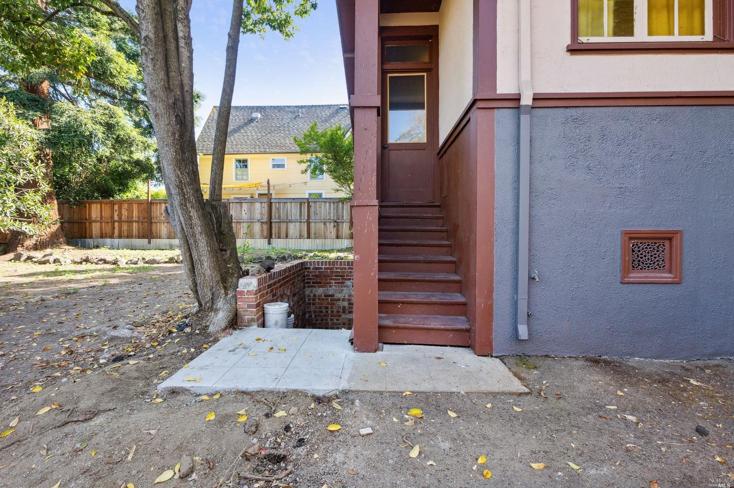 707 W D Street