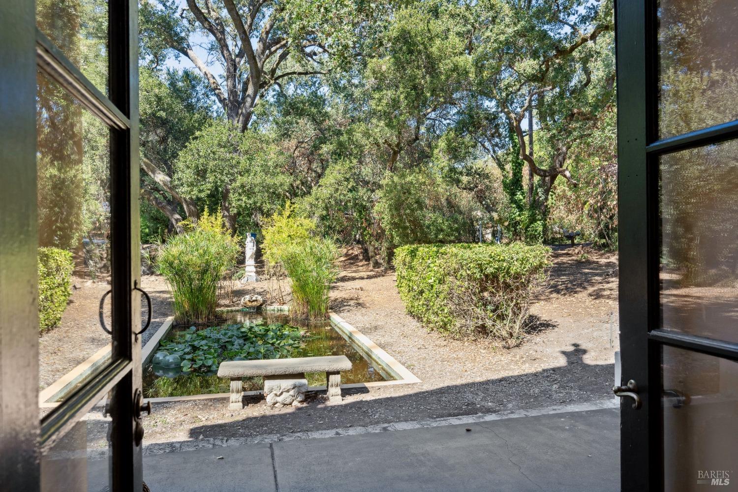 2035 Thornsberry Road