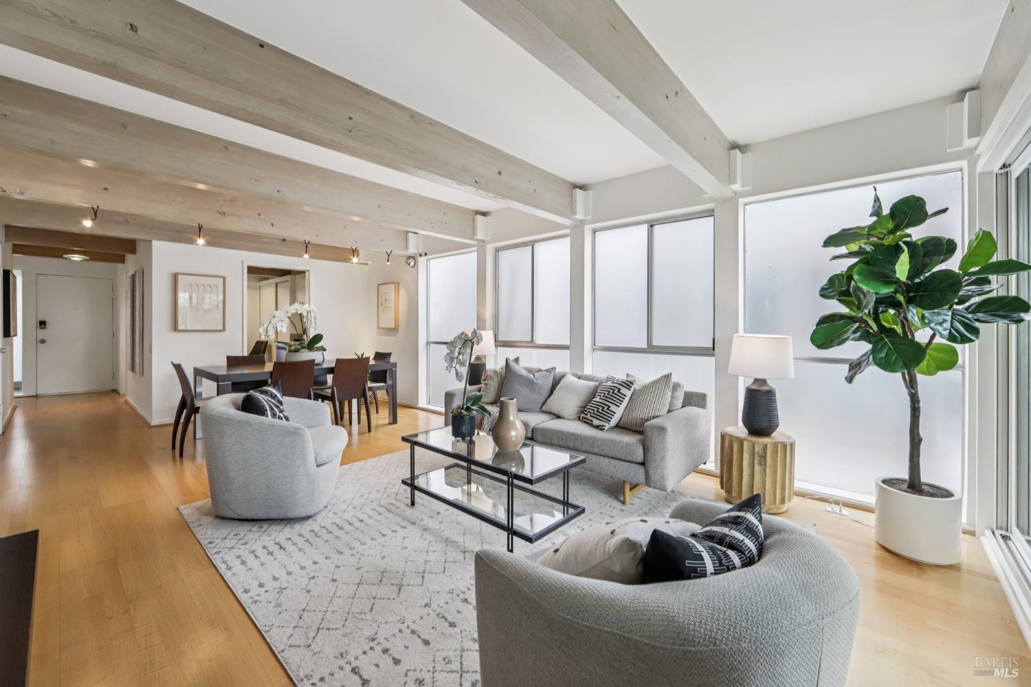 290 Via Casitas # 206