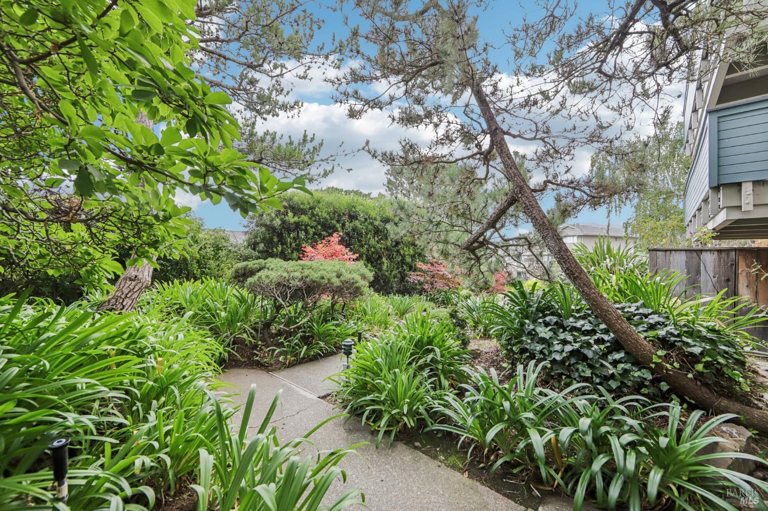 290 Via Casitas # 206