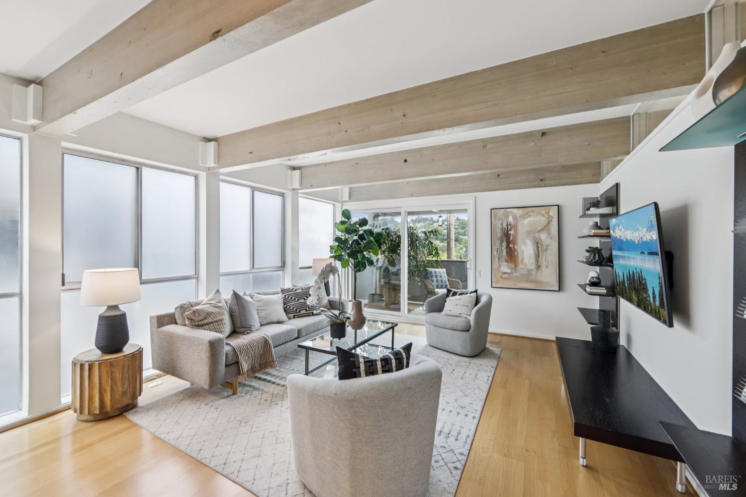 290 Via Casitas # 206