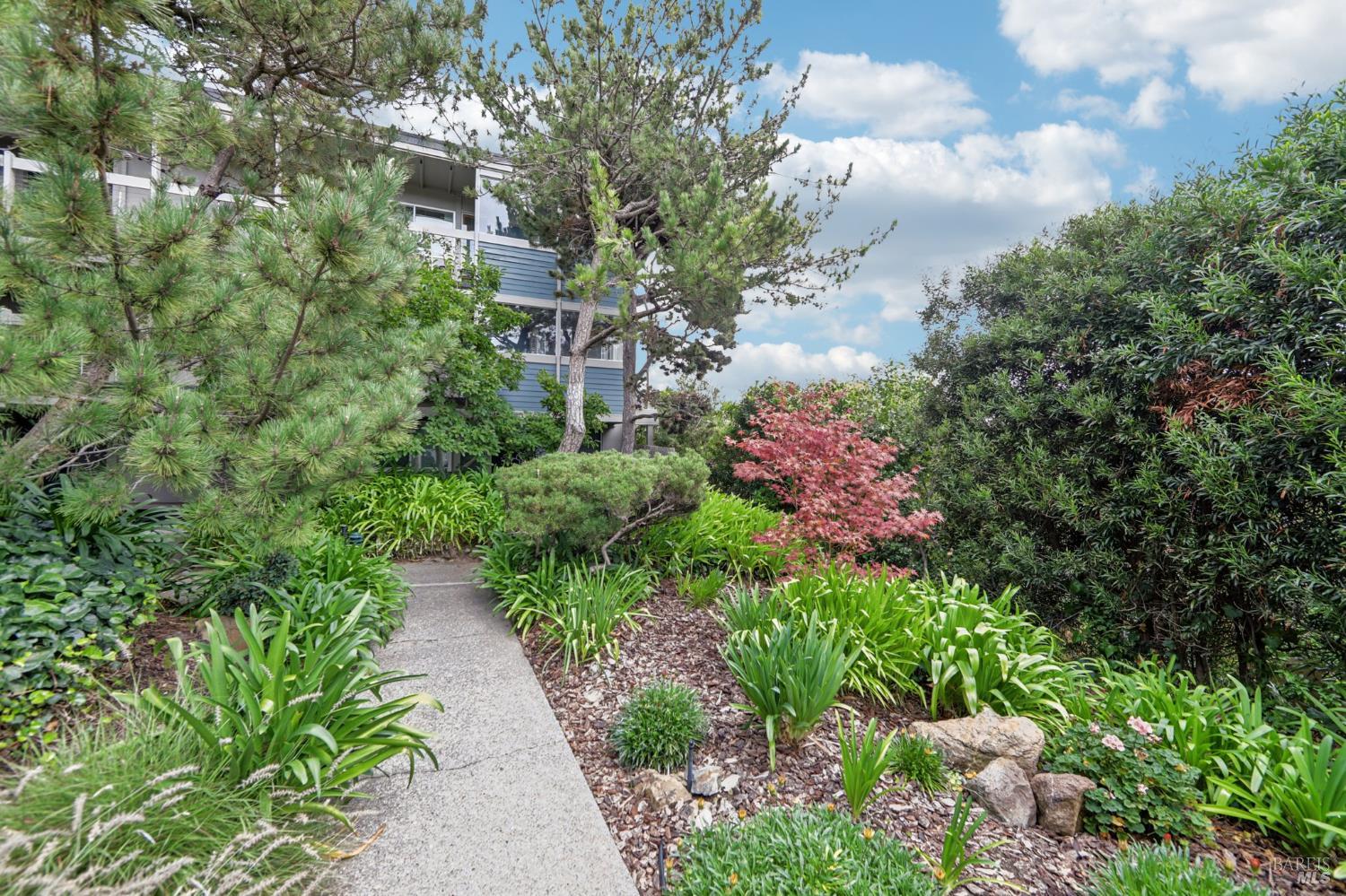 290 Via Casitas # 206