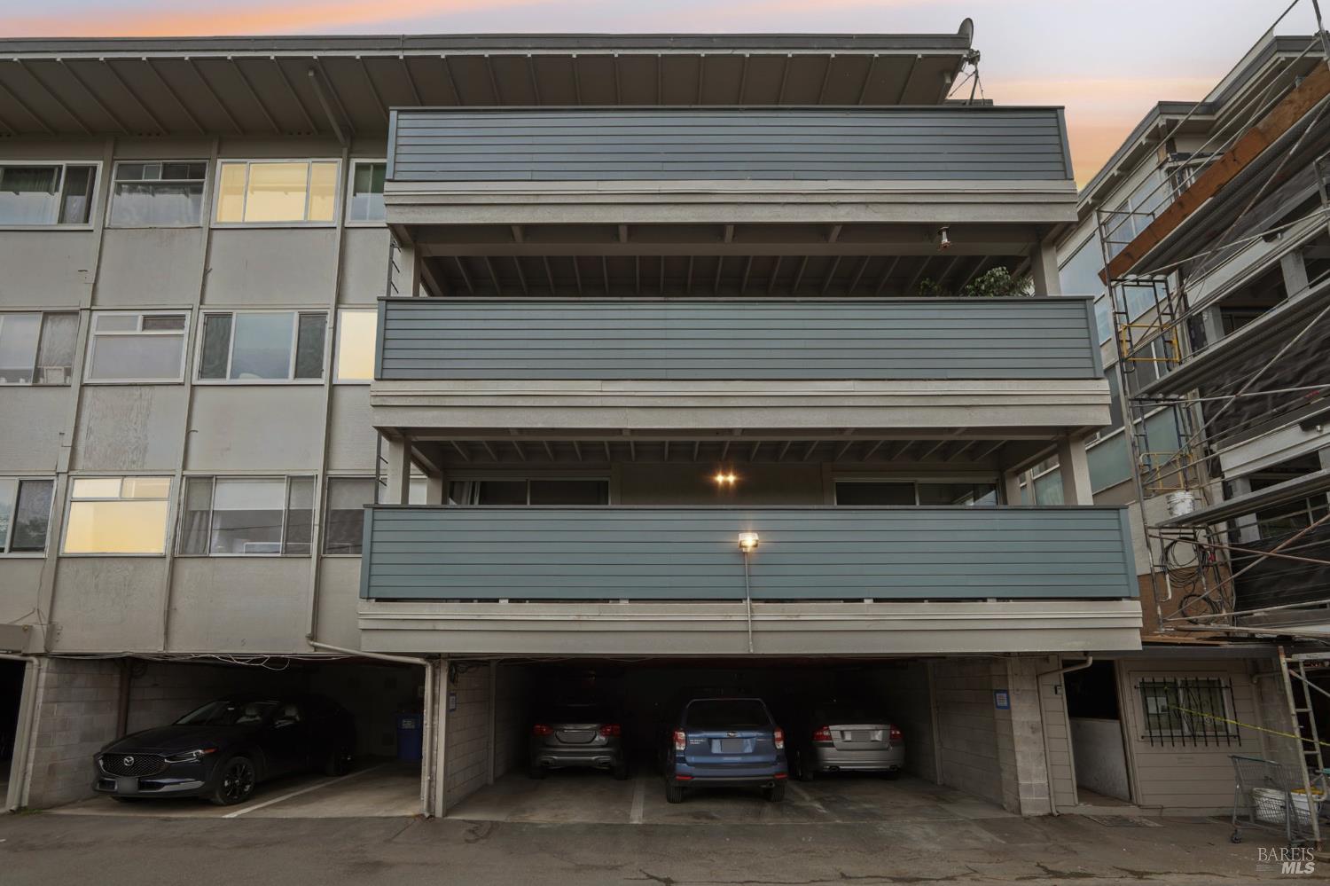 290 Via Casitas # 206