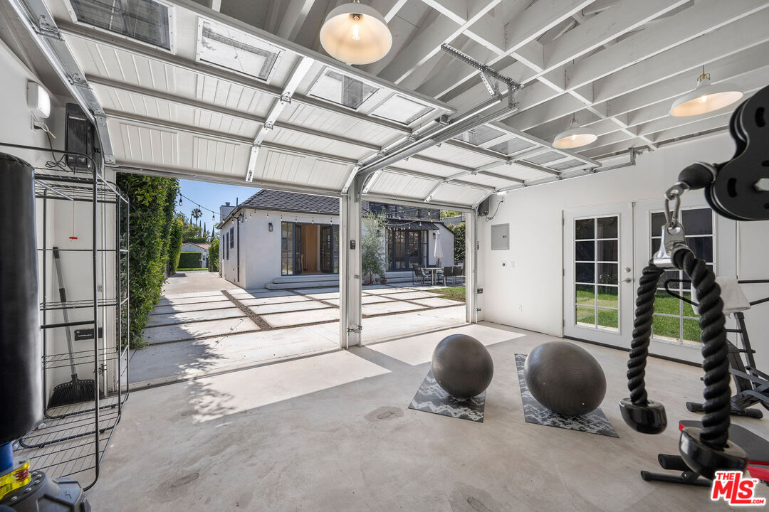 740 N Crescent Heights Blvd