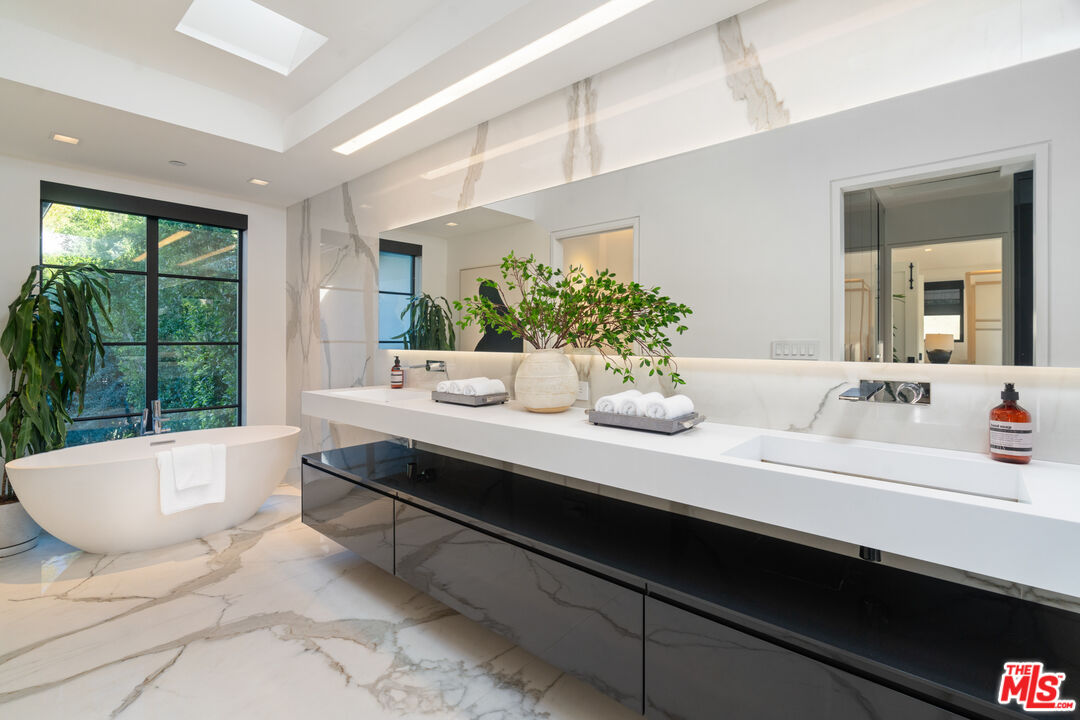 1146 Sierra Alta Way