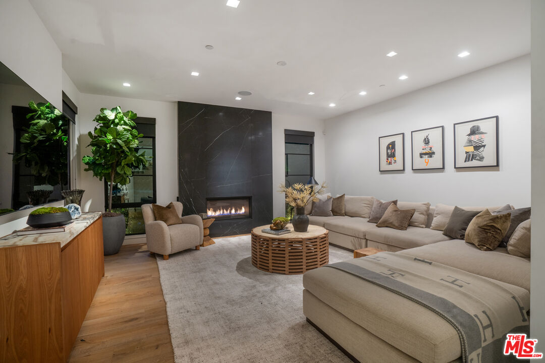 1146 Sierra Alta Way