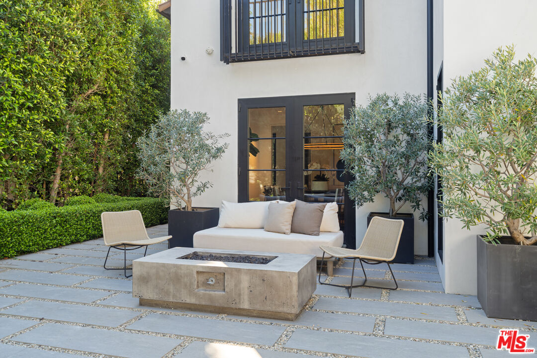 1146 Sierra Alta Way