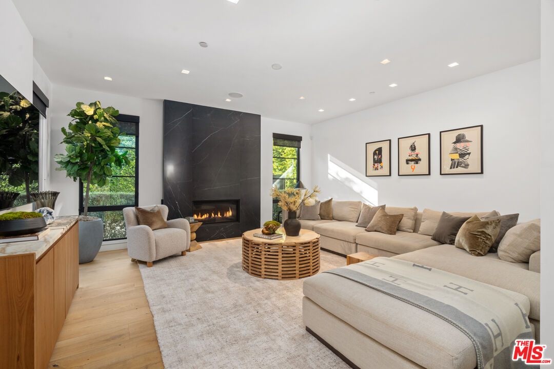 1146 Sierra Alta Way
