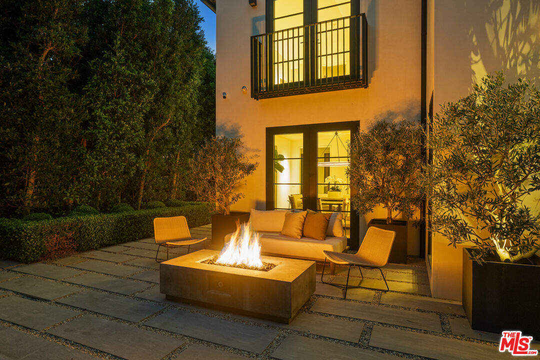 1146 Sierra Alta Way