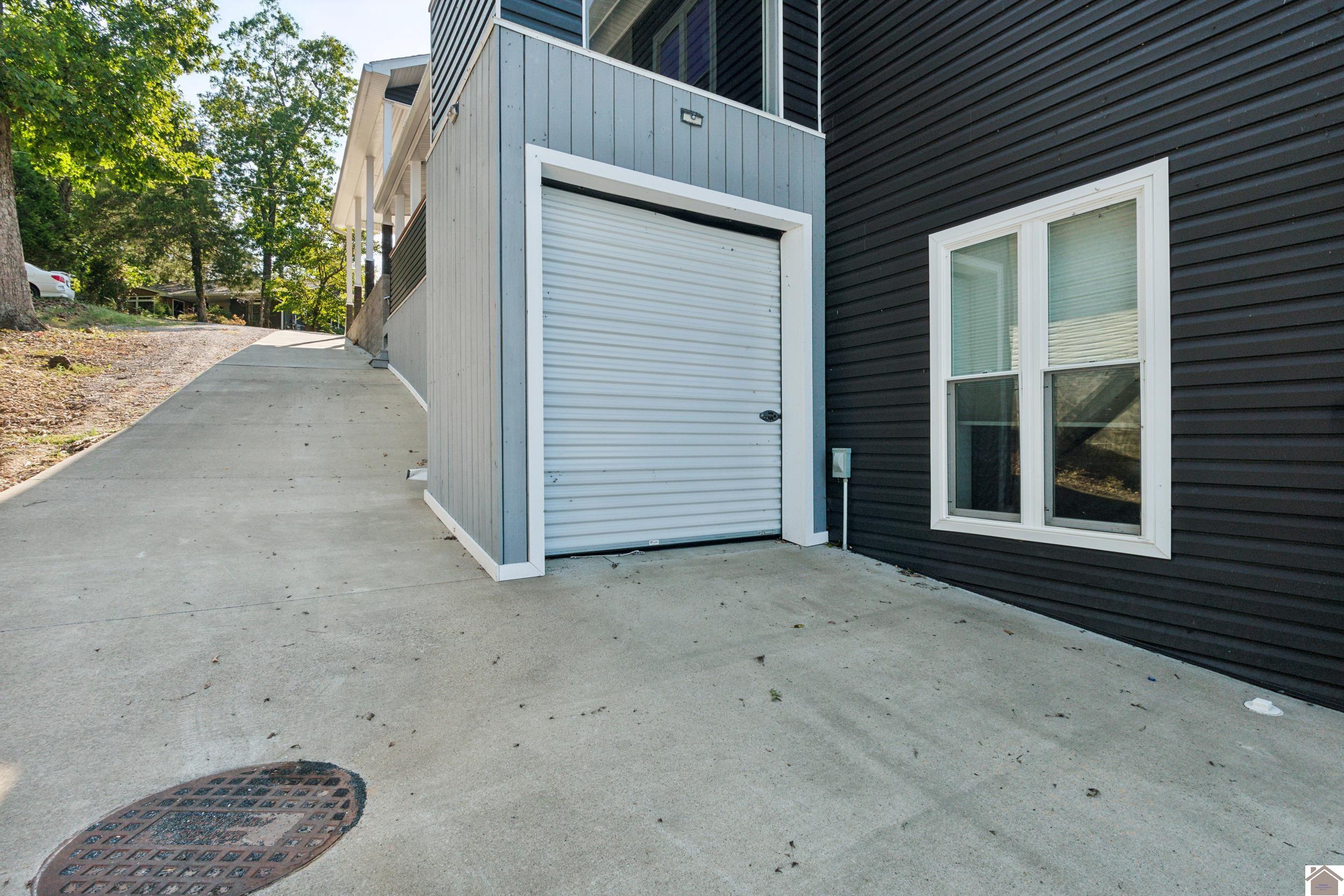 185 Arthur Court