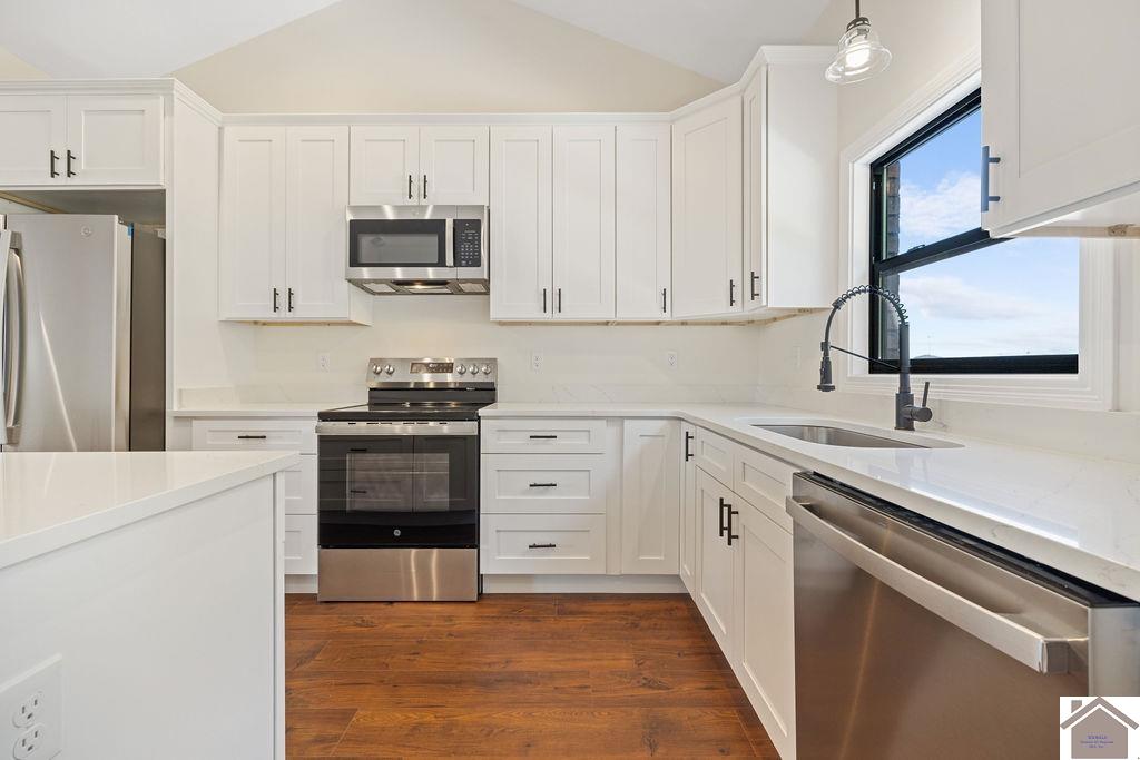 39 Ellie Ct