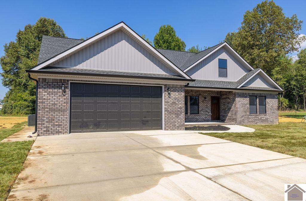 39 Ellie Ct