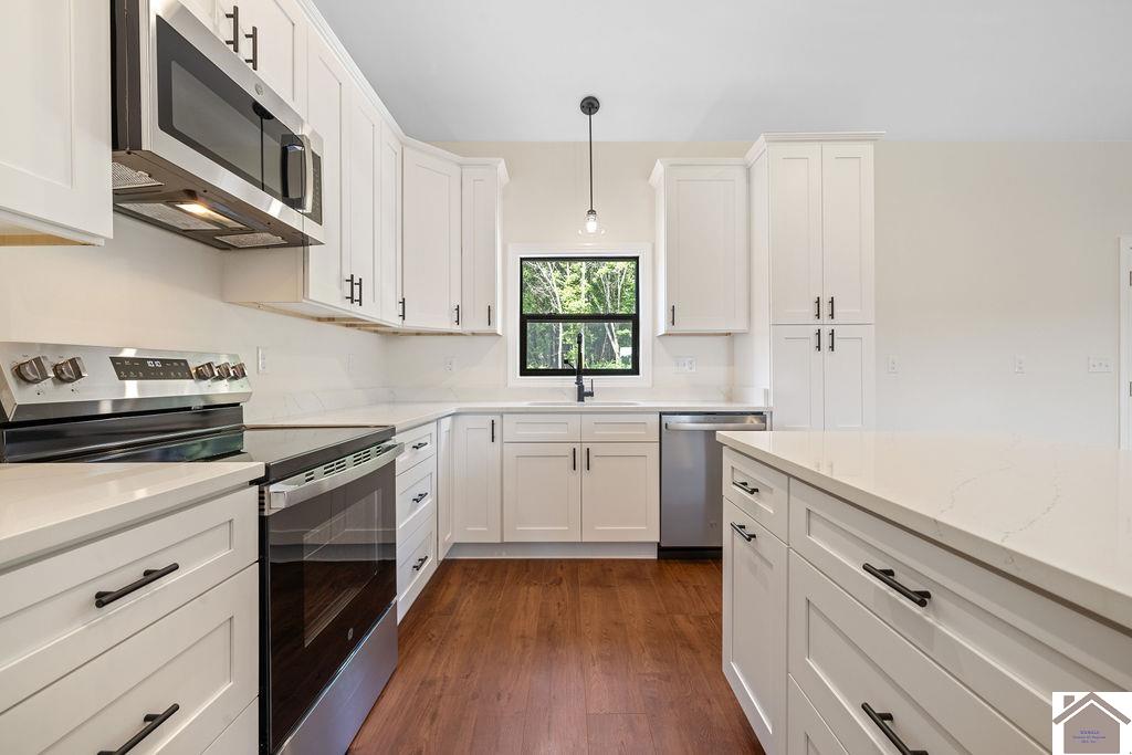 39 Ellie Ct