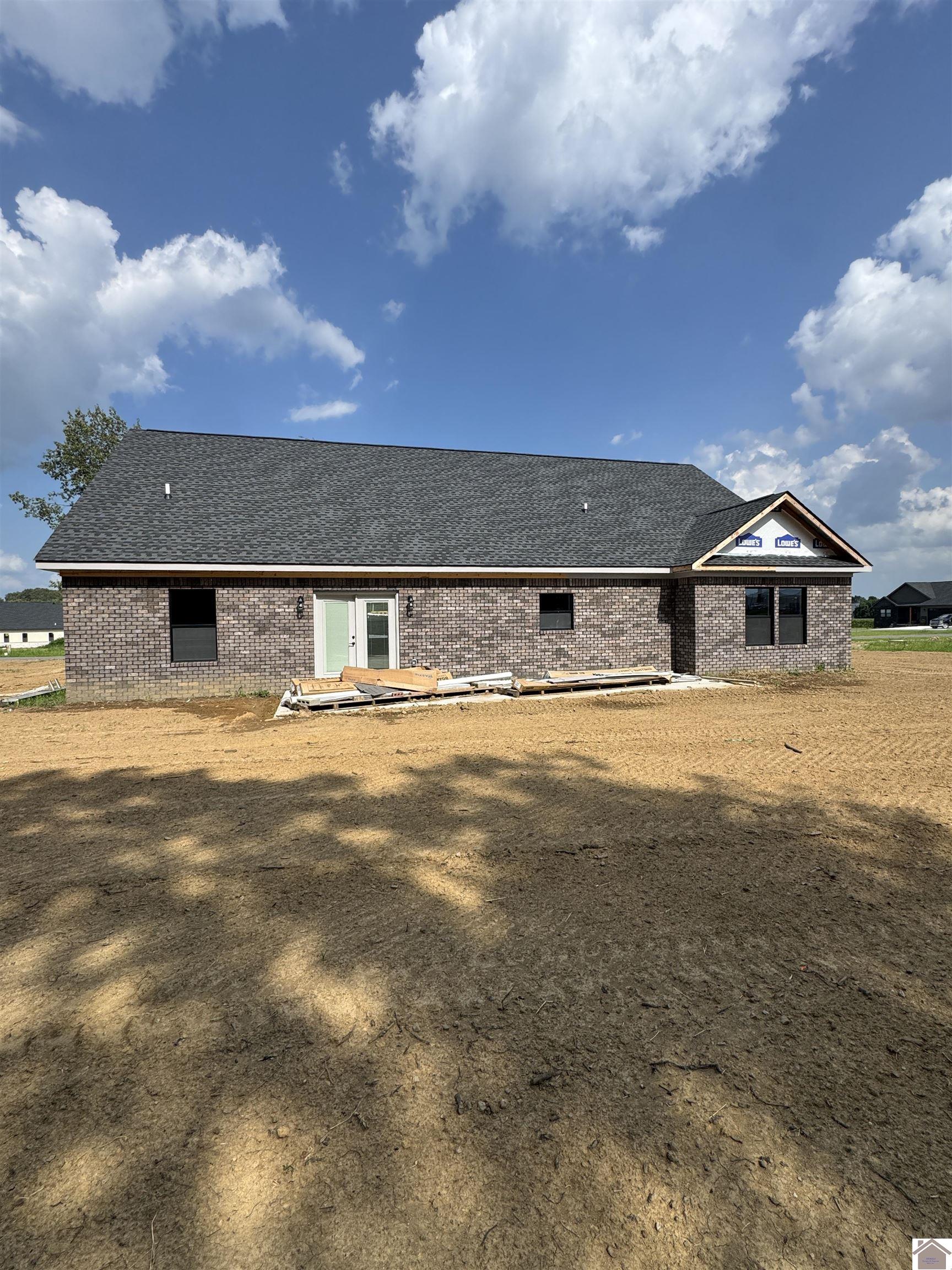 39 Ellie Ct