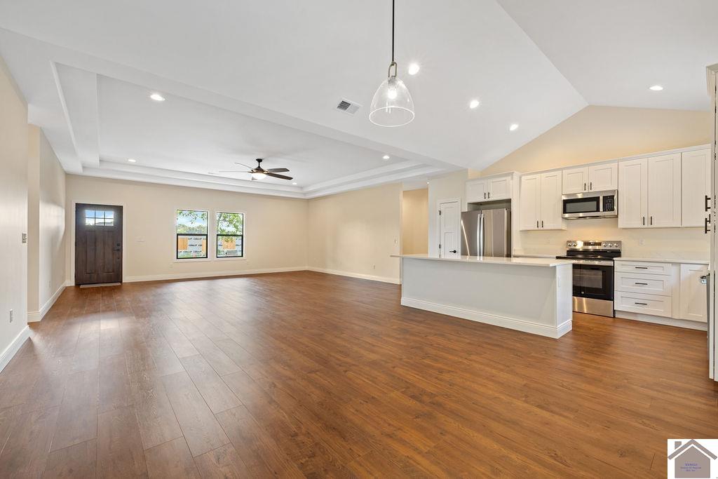 39 Ellie Ct
