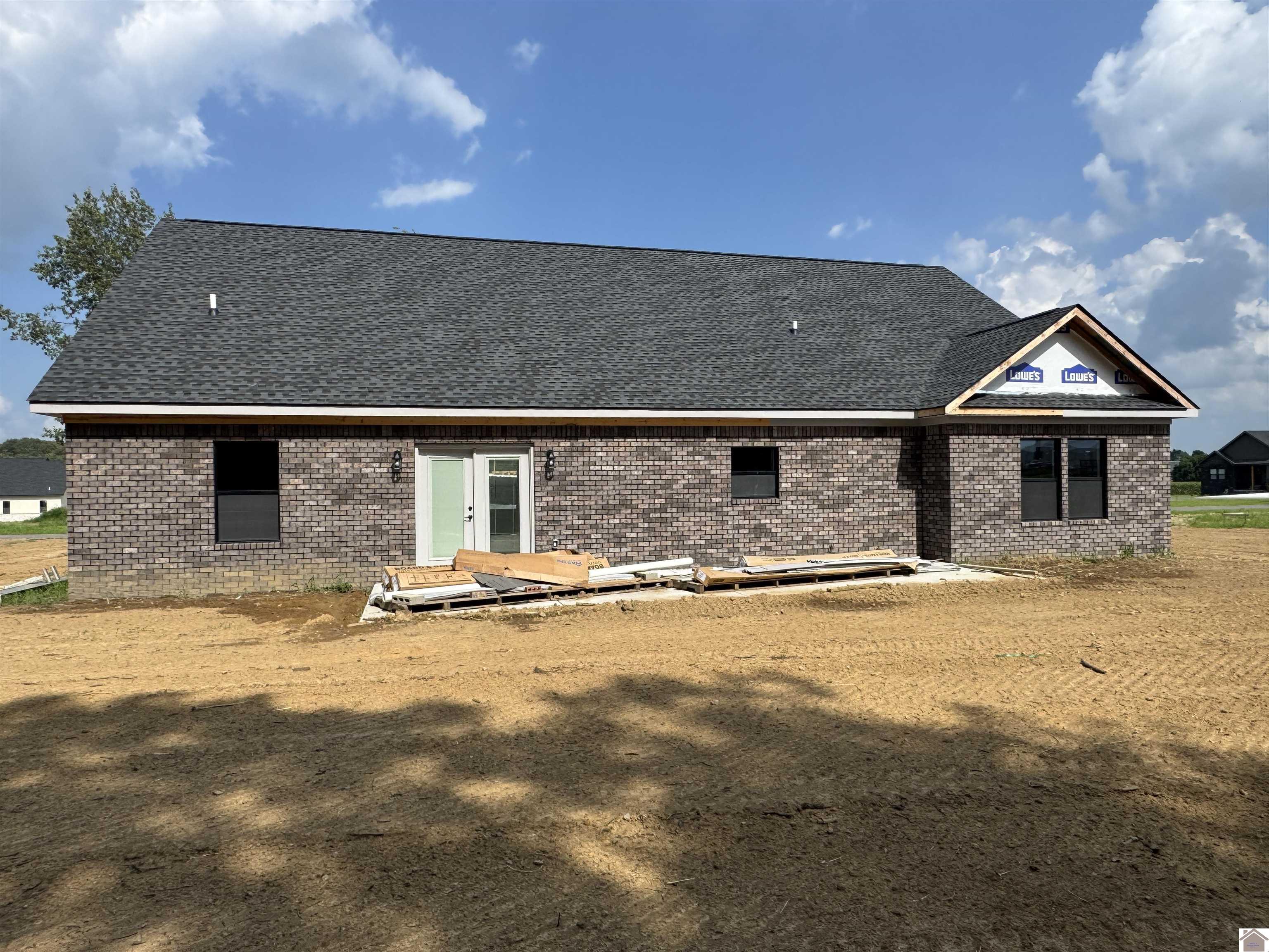 39 Ellie Ct