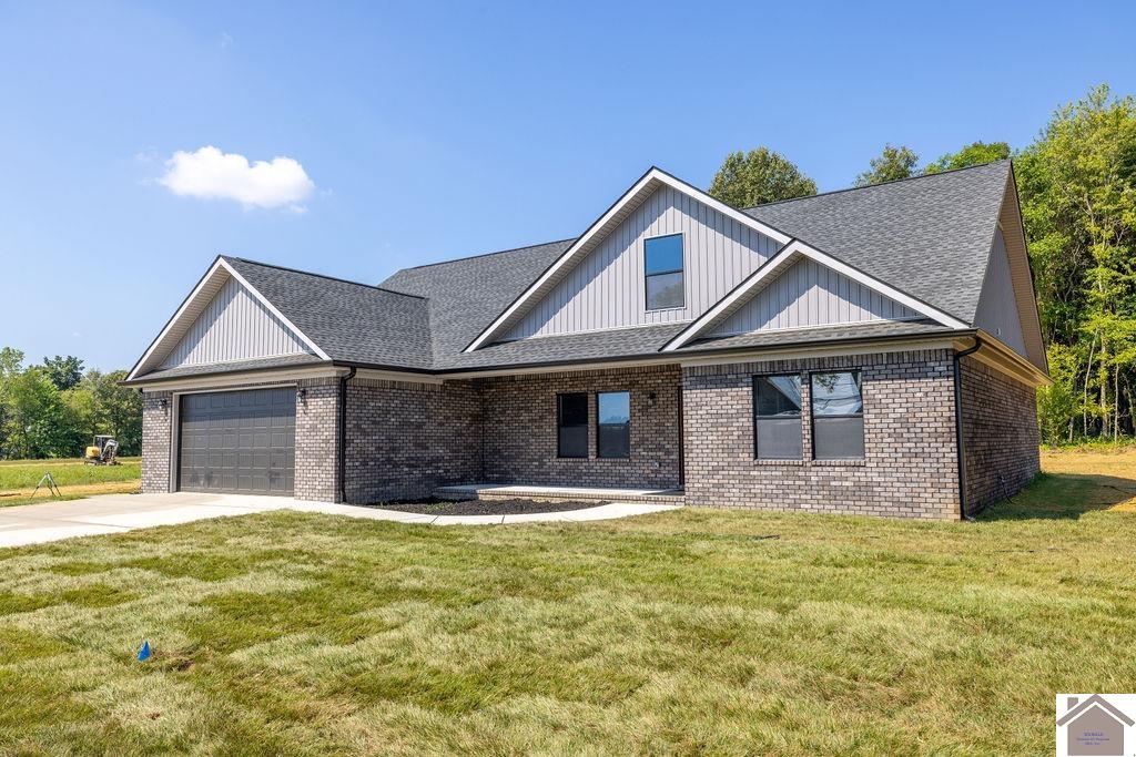 39 Ellie Ct