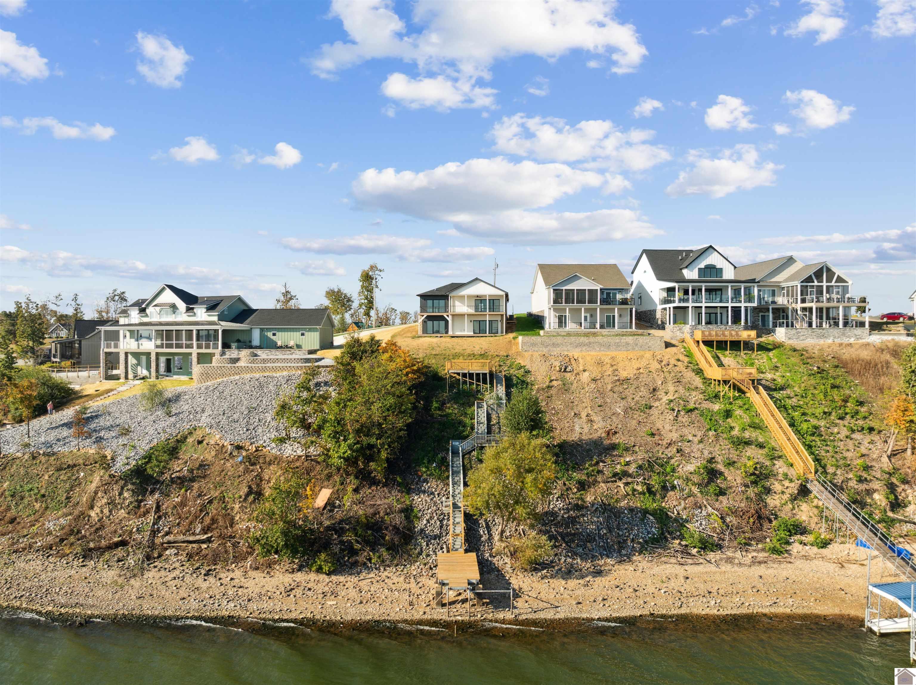 631 Sherwood Drive Unit: TRACT 1
