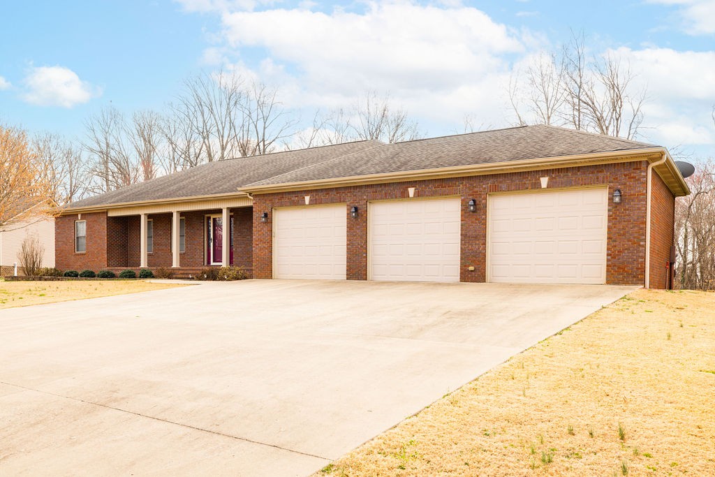 156 Kyle Ln