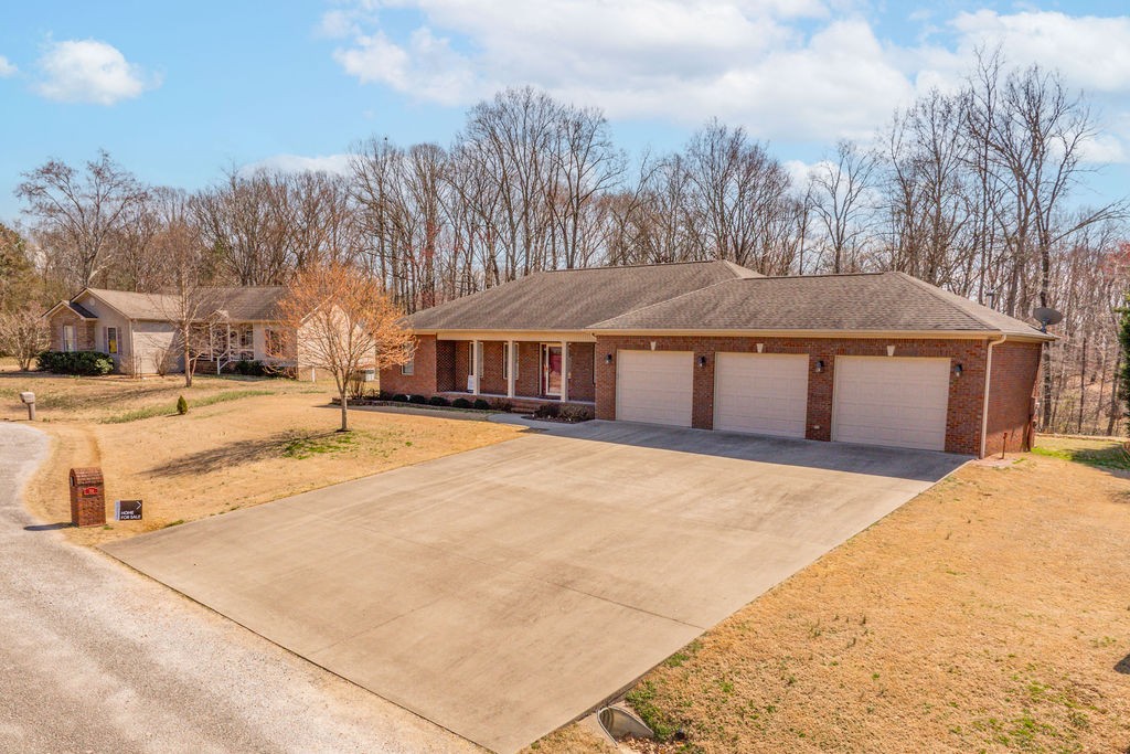 156 Kyle Ln