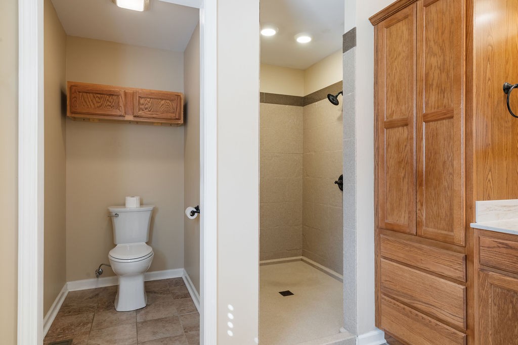 156 Kyle Ln