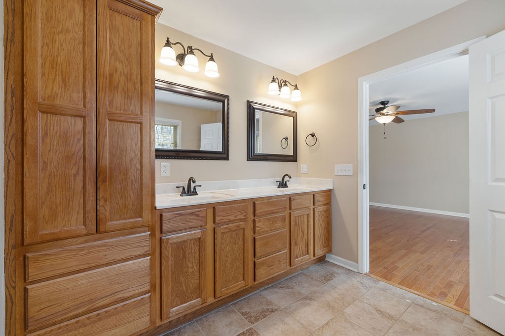 156 Kyle Ln