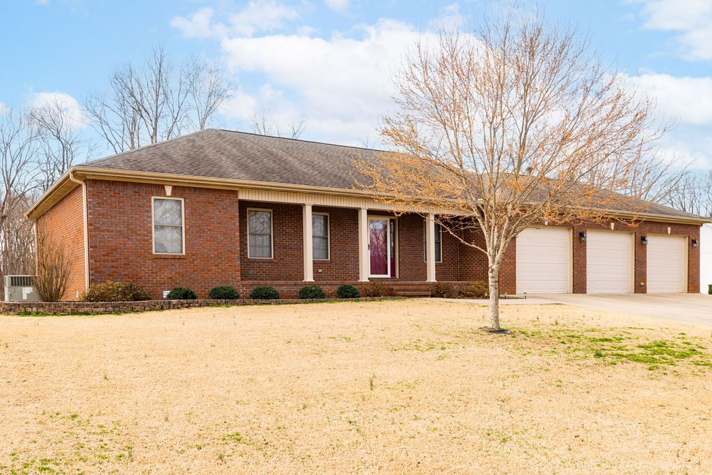 156 Kyle Ln