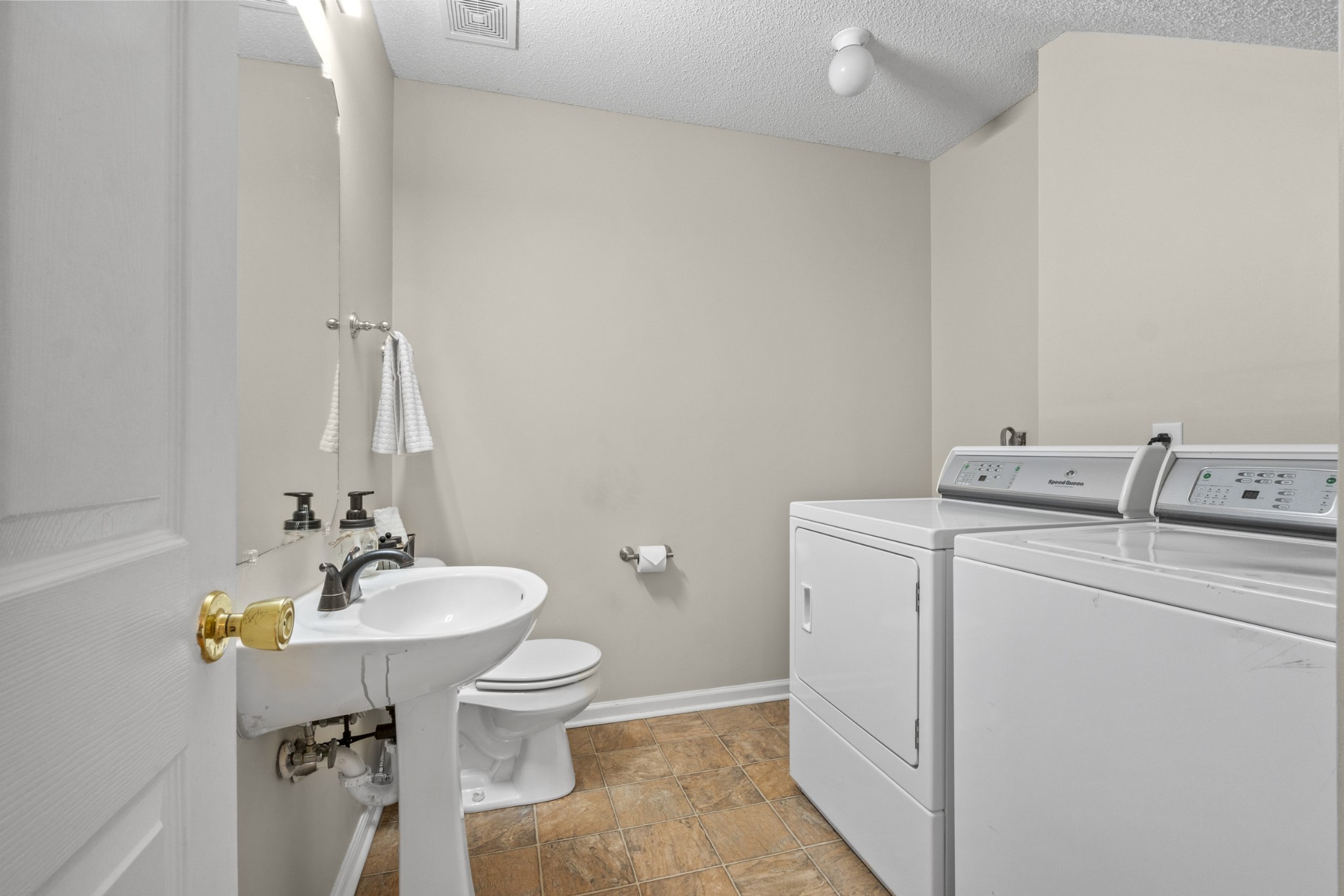 409 Cyprus Ct