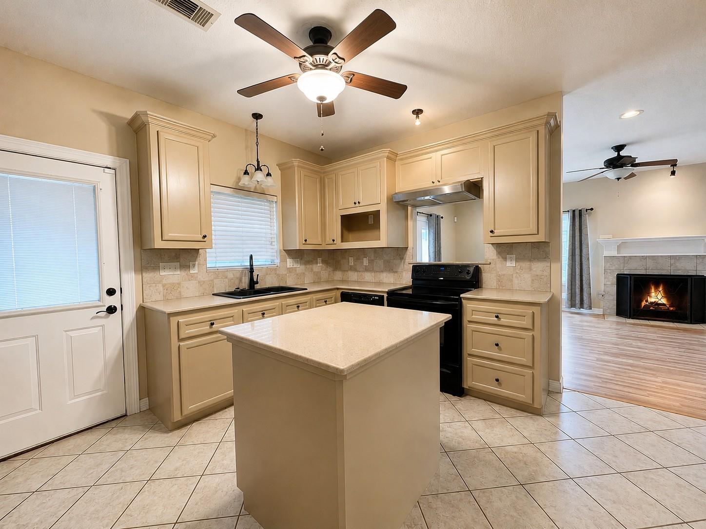 2204 Springwood Dr