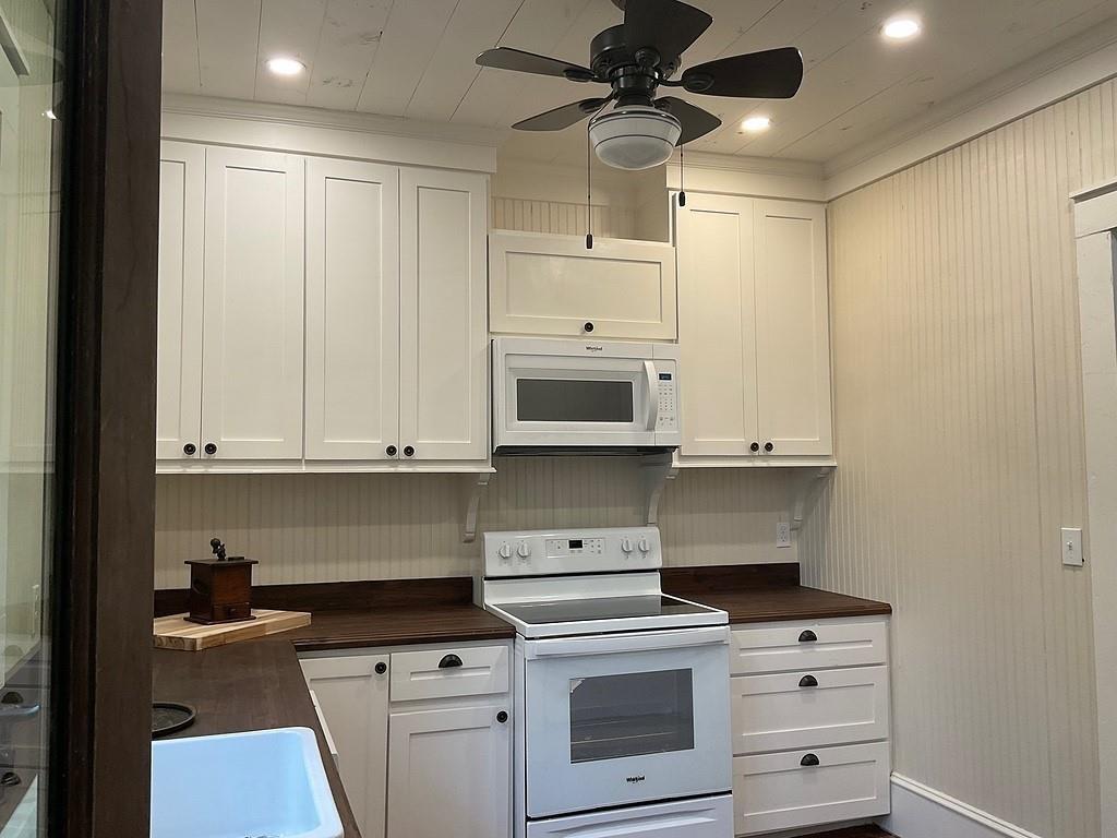 8222 Highway 105 # 3