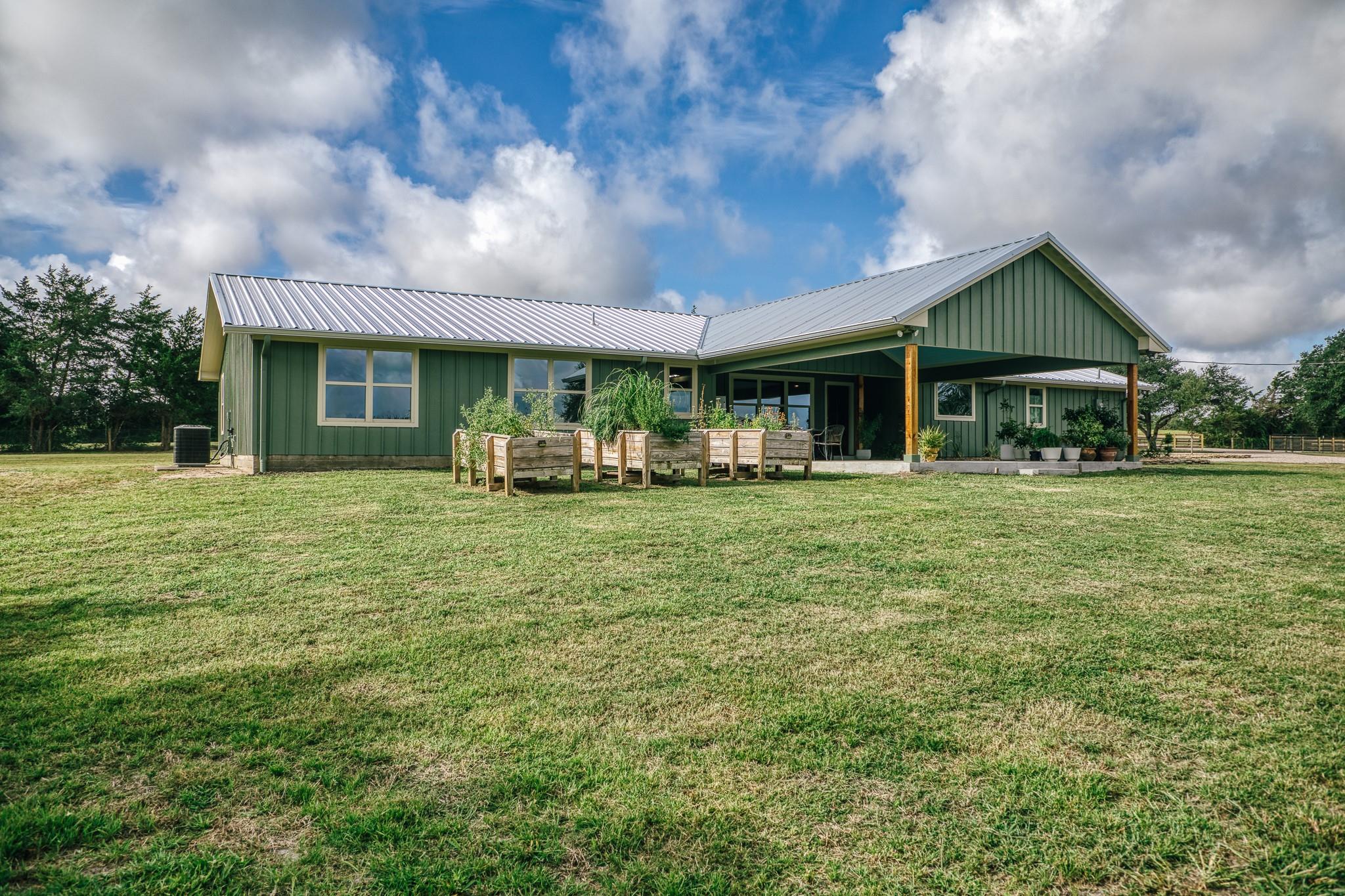 4601 Fm 390 E