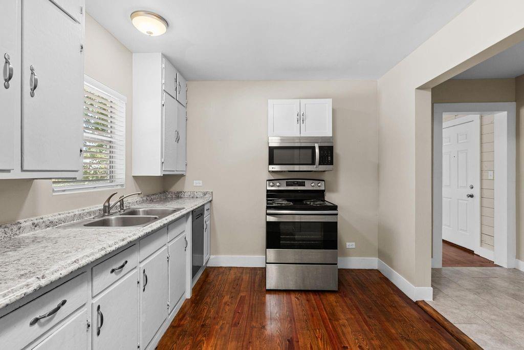 409 East Austin Street