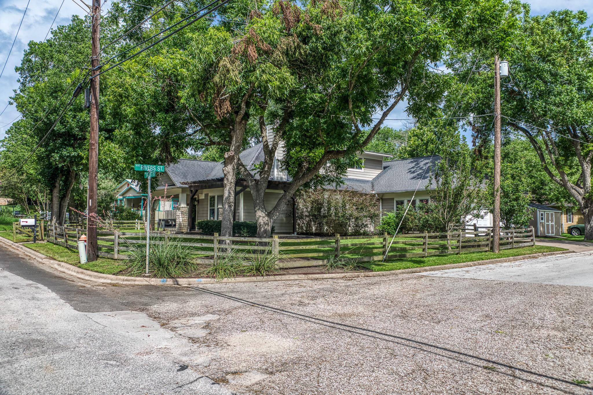 902 Matchett Street