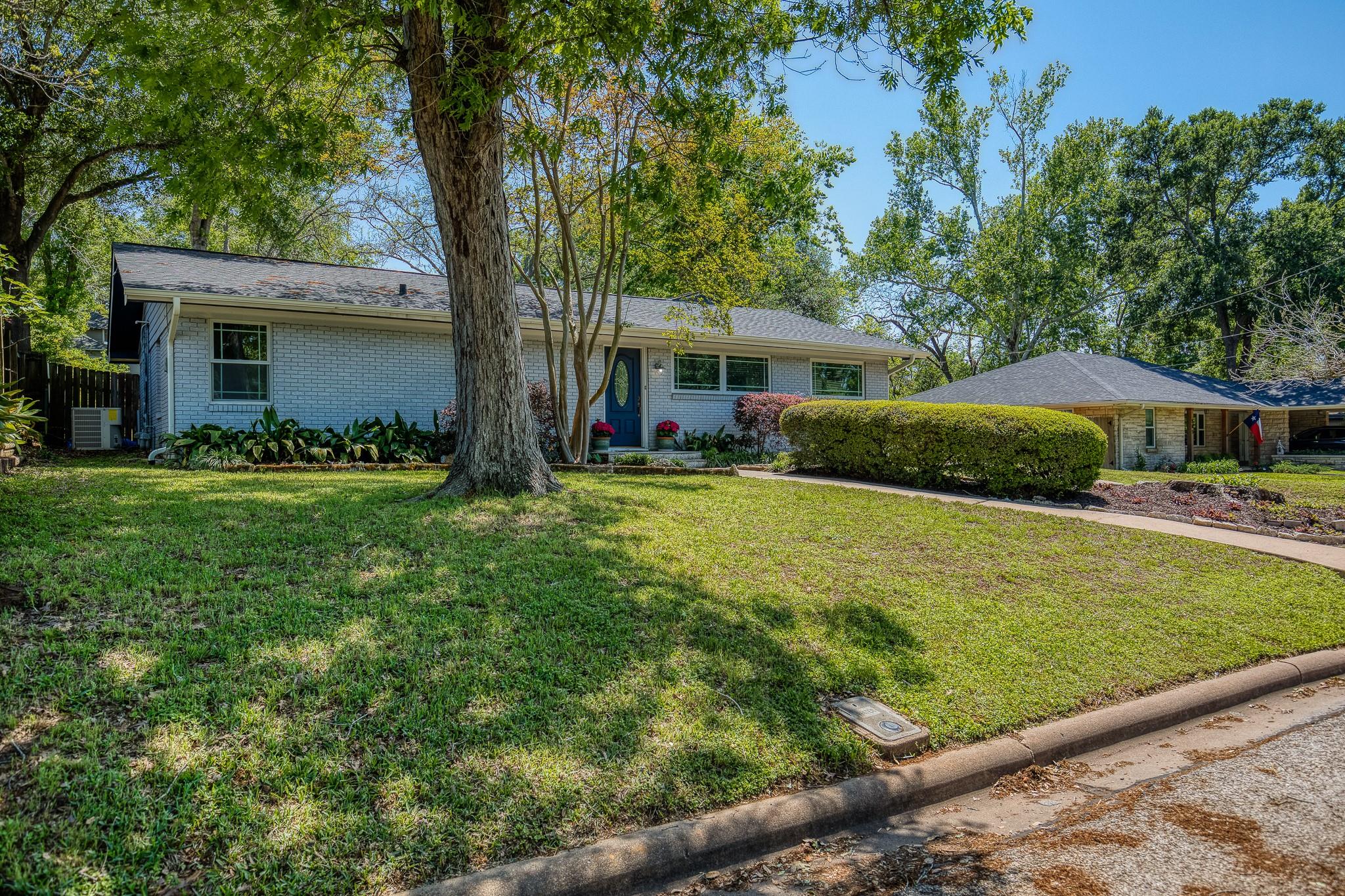503 W Tom Green Street