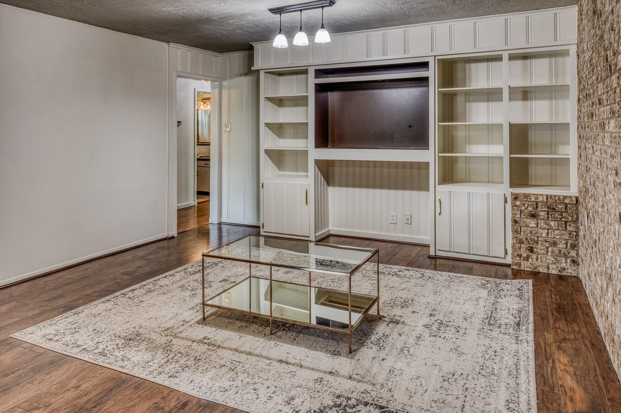 503 W Tom Green Street