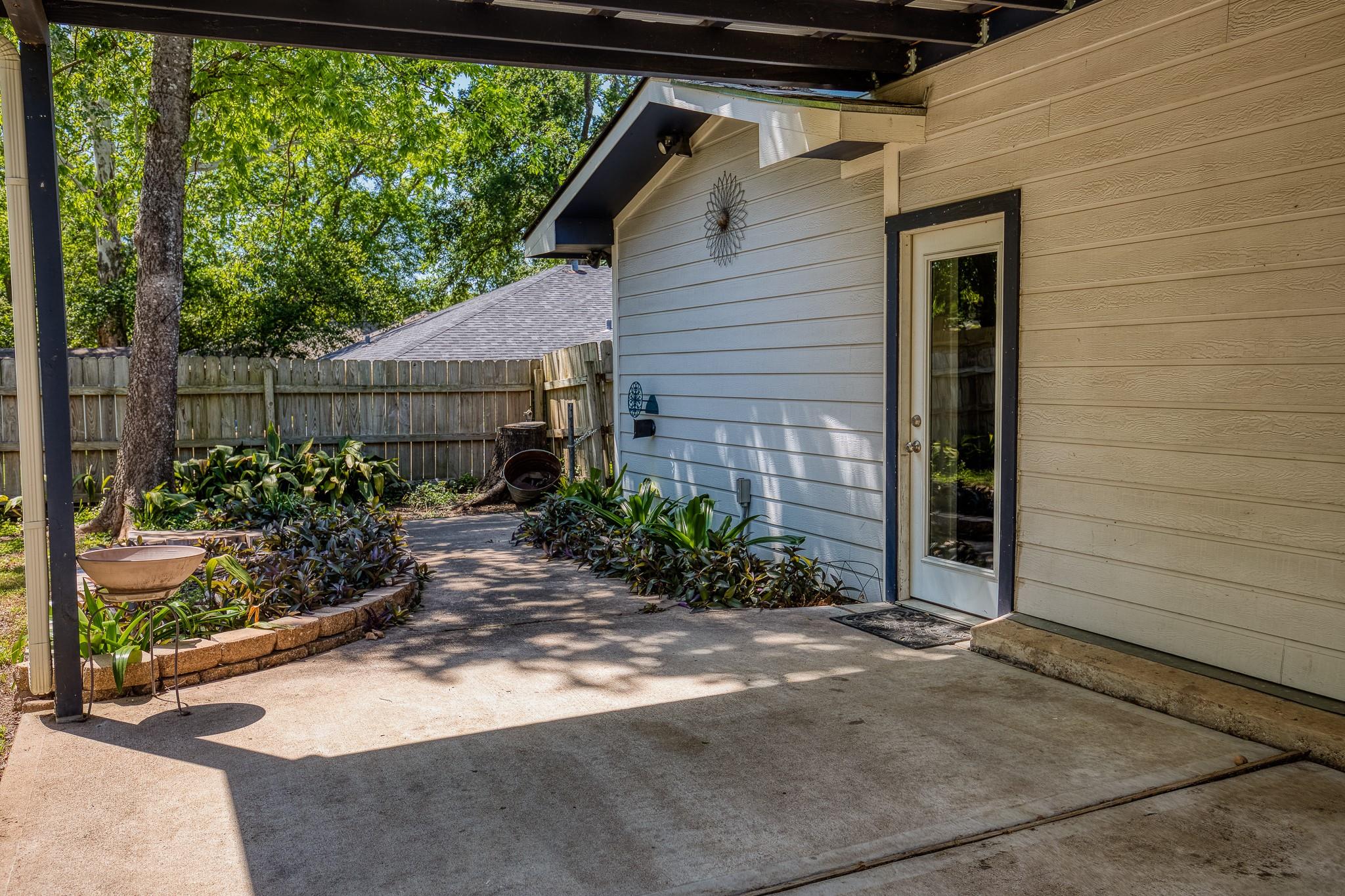 503 W Tom Green Street