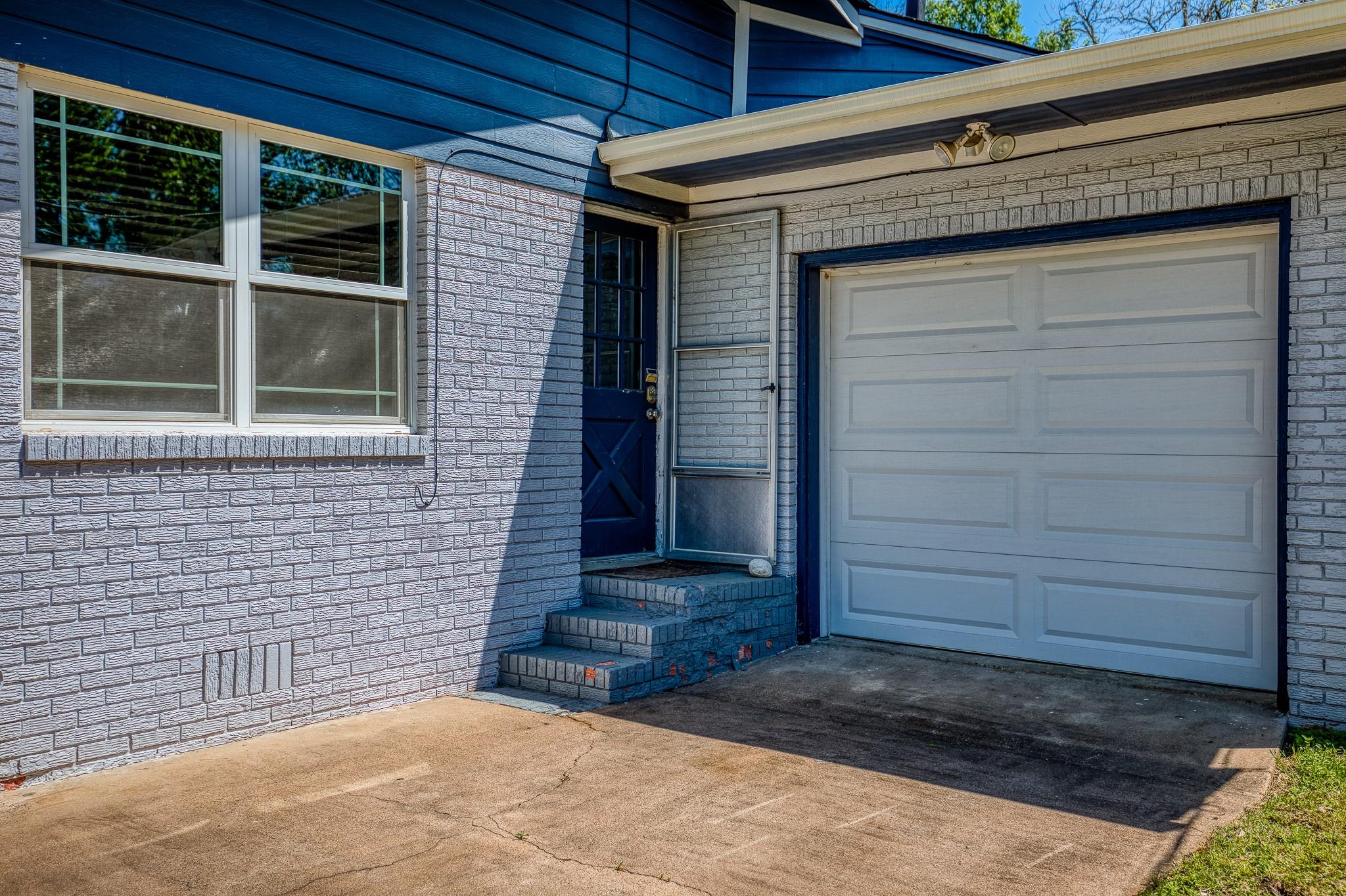 503 W Tom Green Street