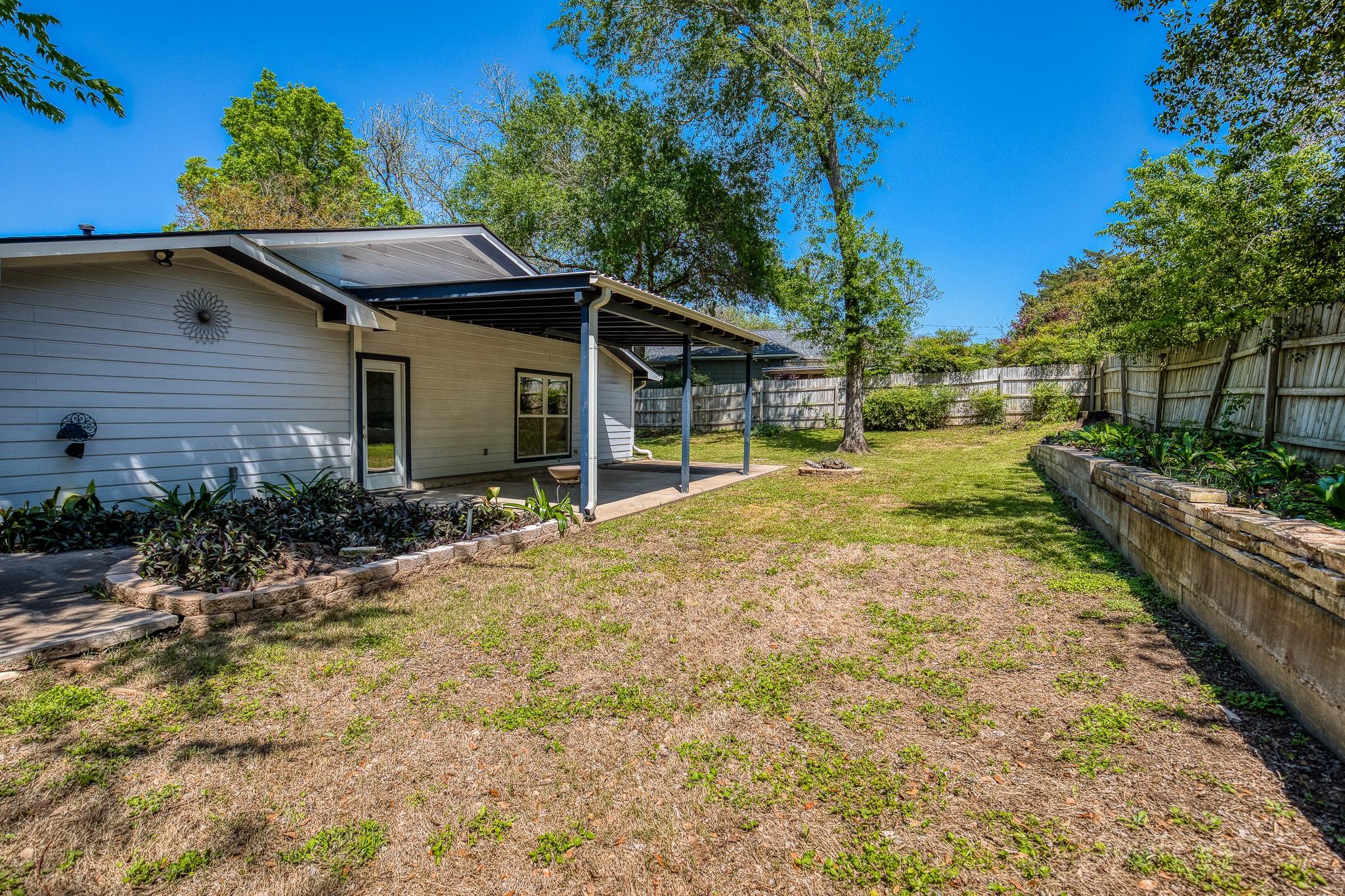 503 W Tom Green Street