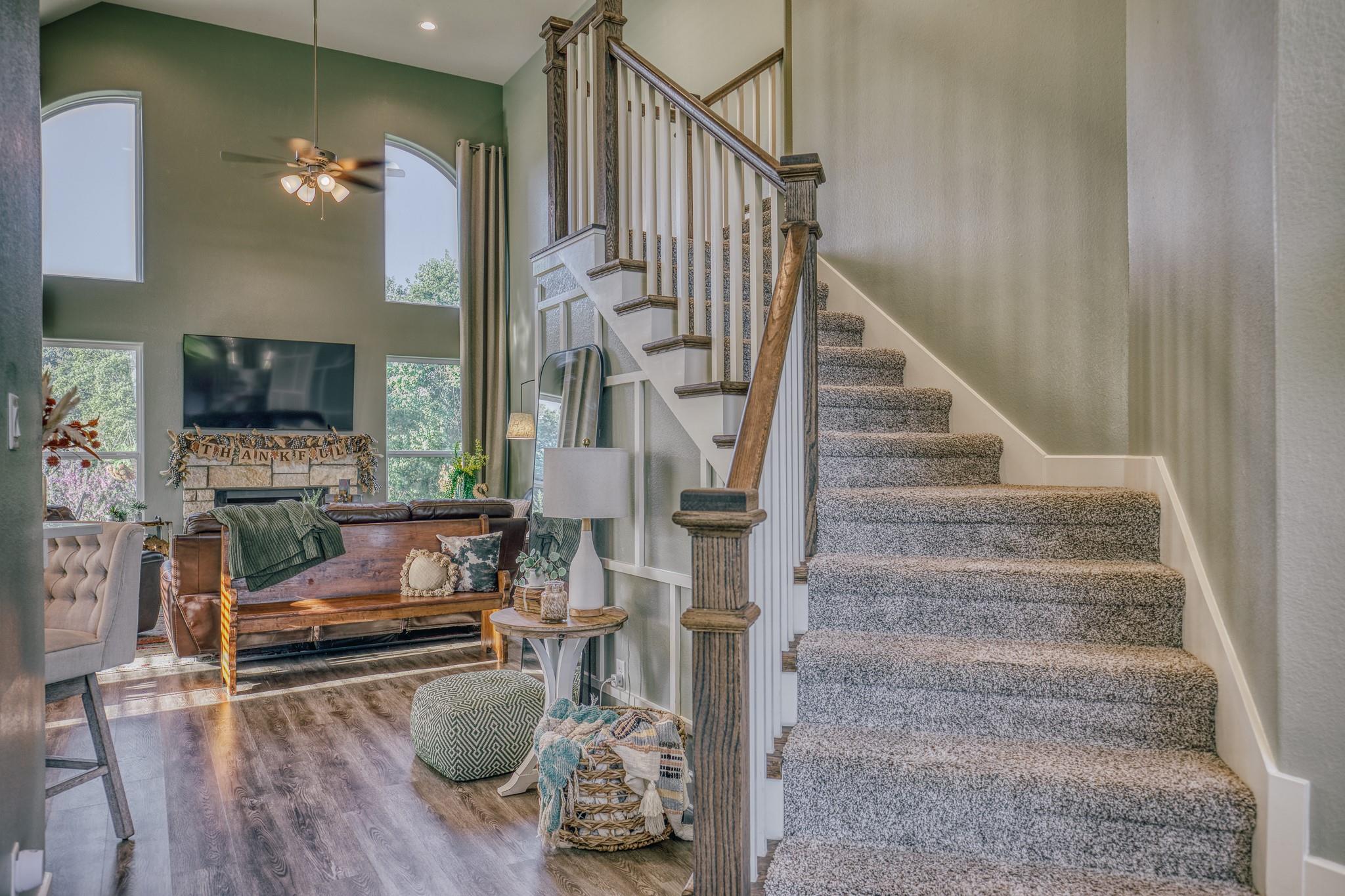 1704 Twin Oaks Circle