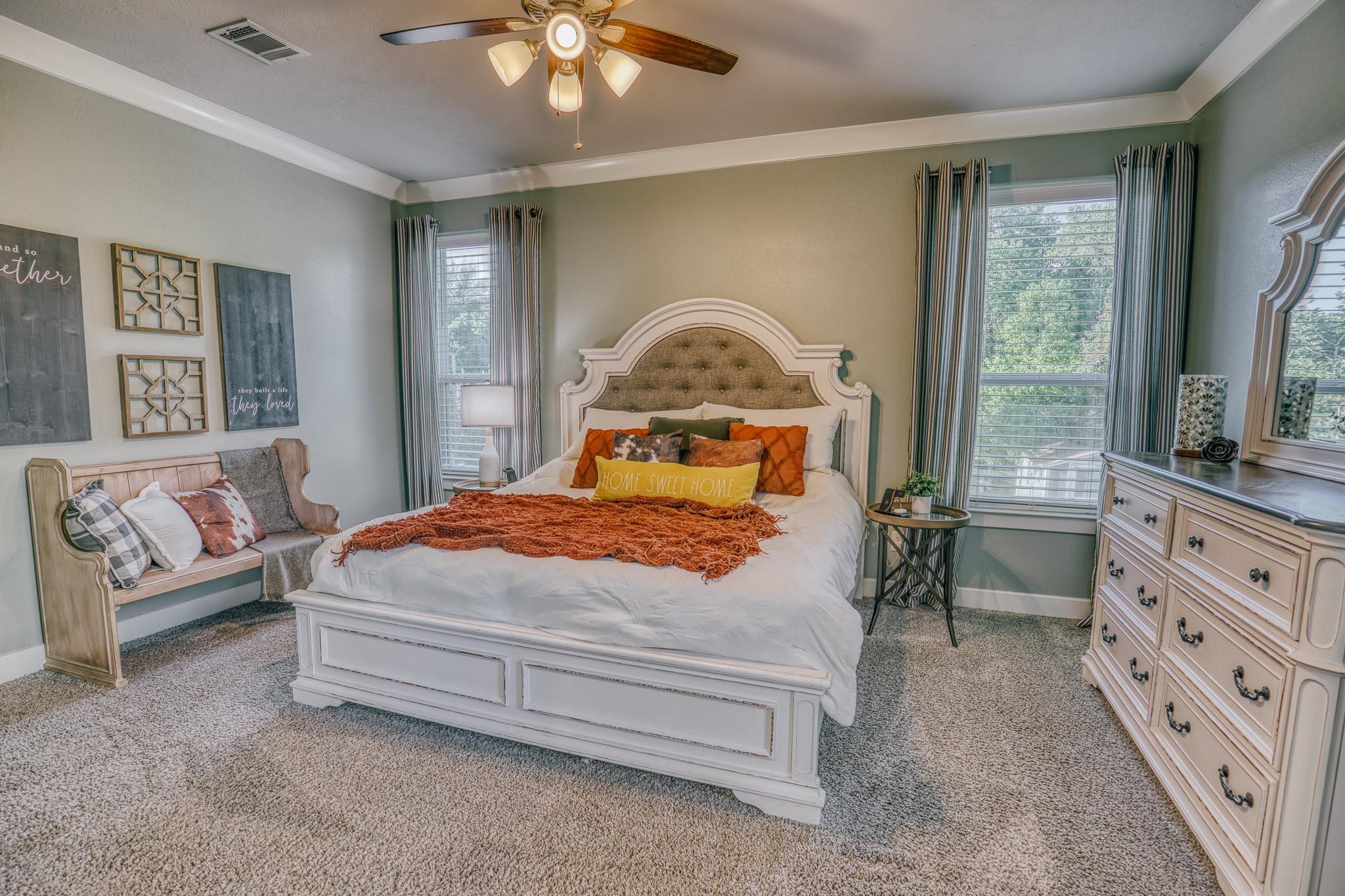 1704 Twin Oaks Circle