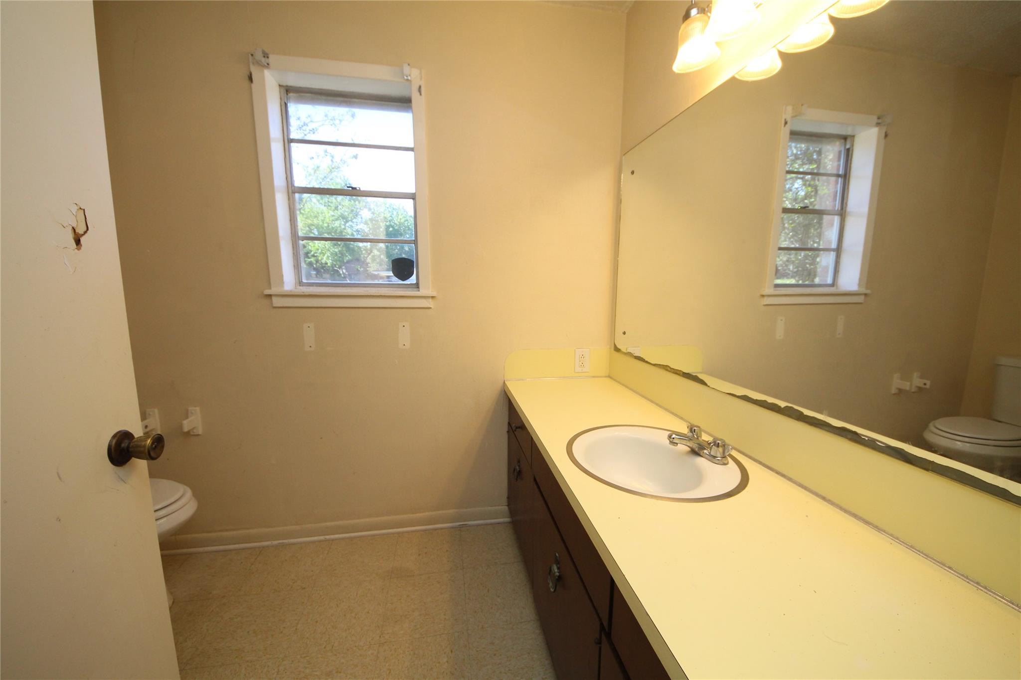 1211 W Jefferson Street