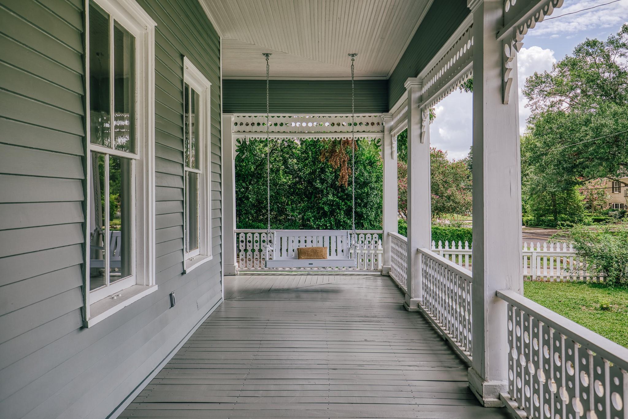 404 College Avenue