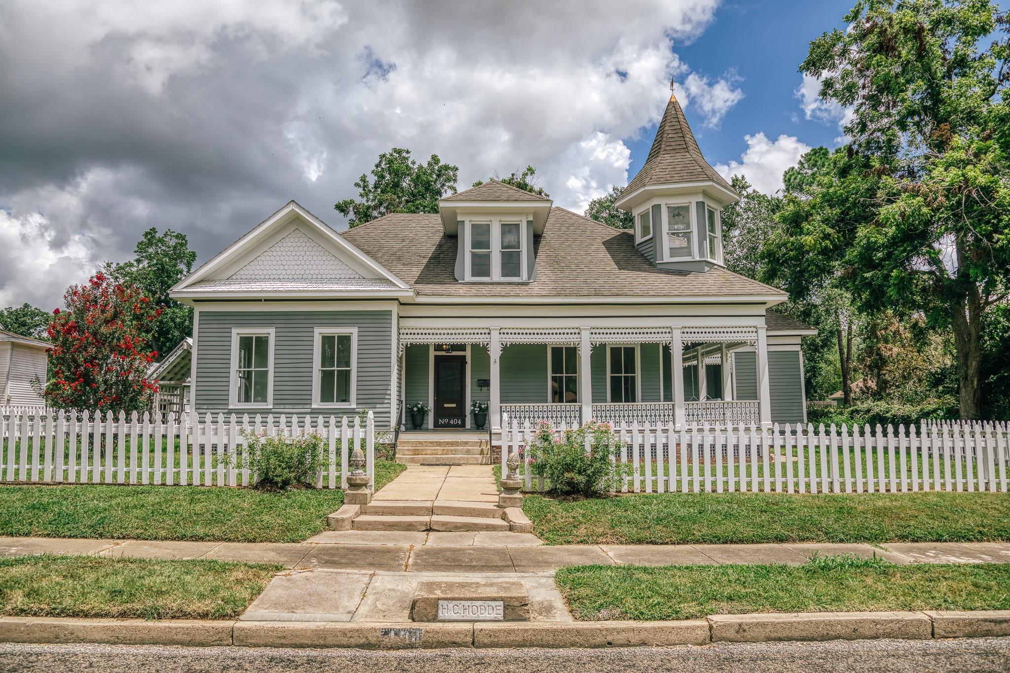 404 College Avenue