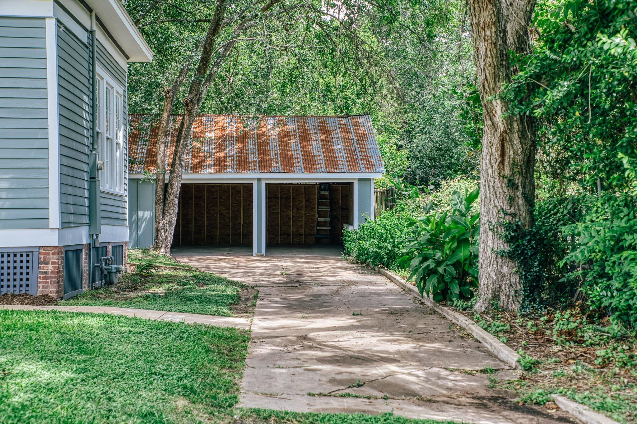 404 College Avenue