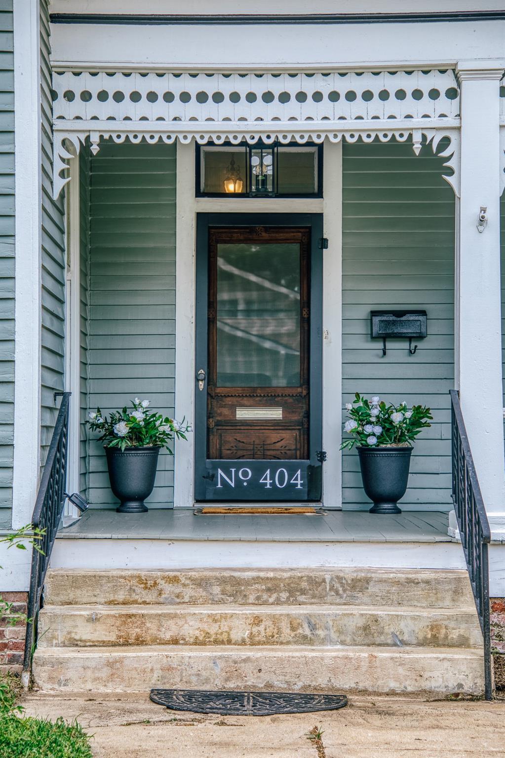 404 College Avenue