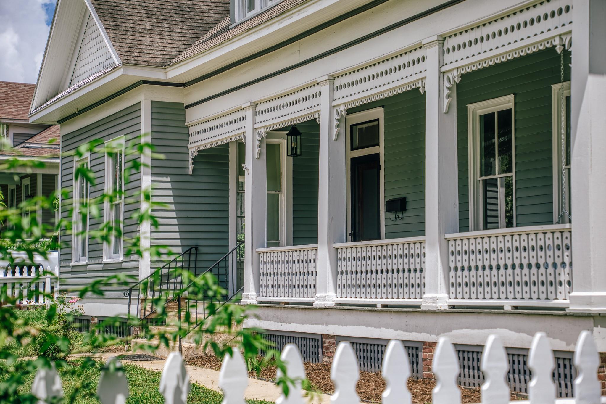 404 College Avenue