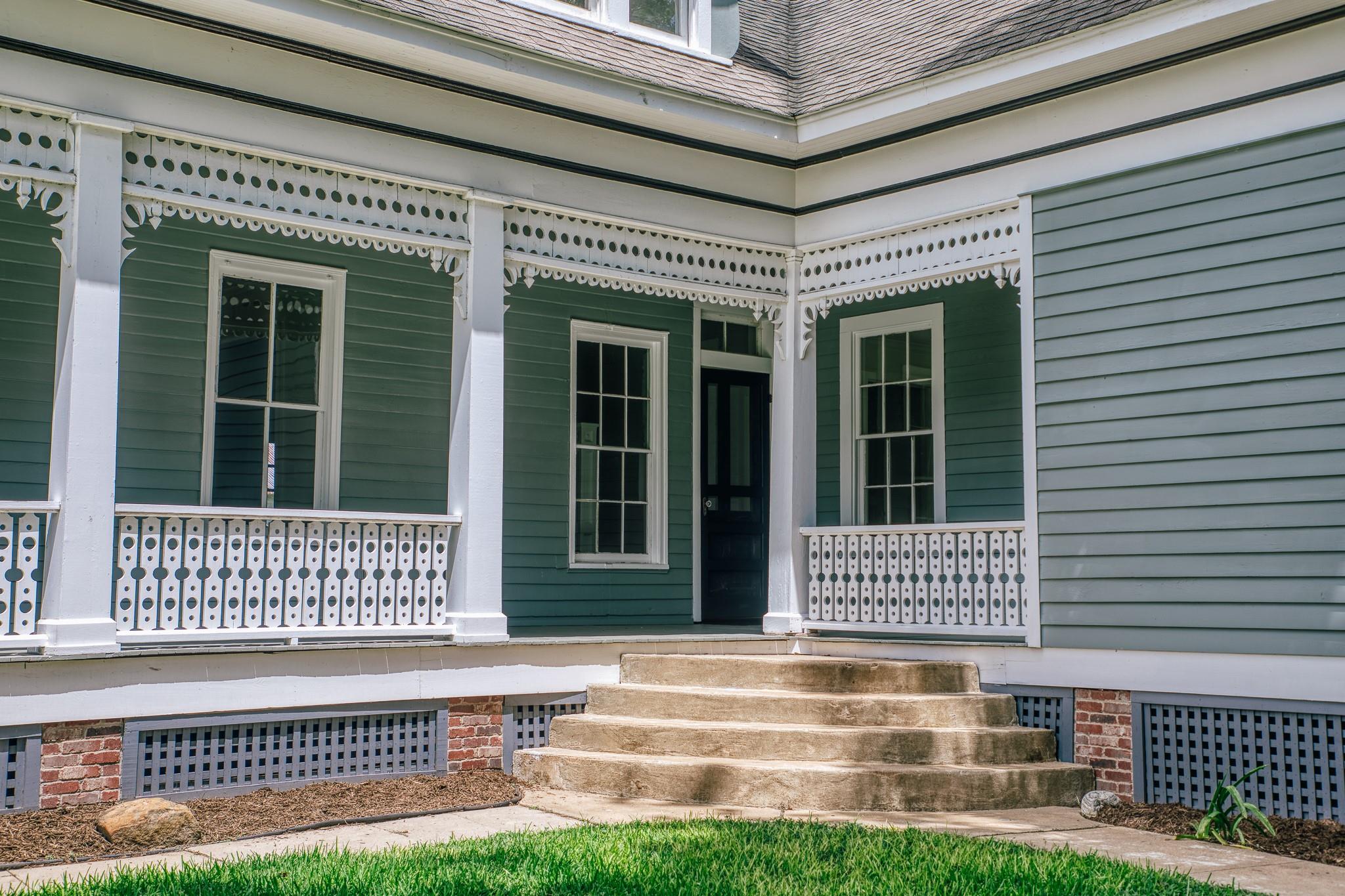404 College Avenue
