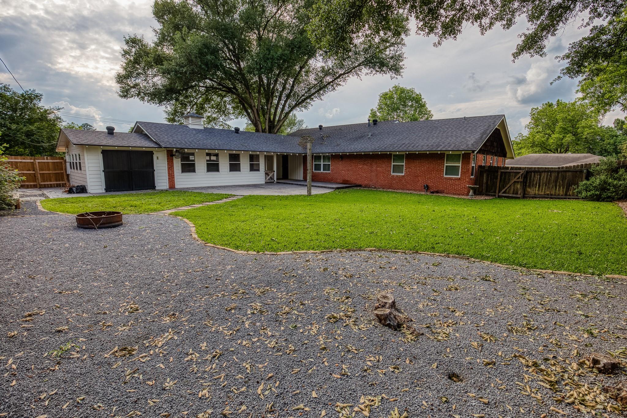 904 Mae Way