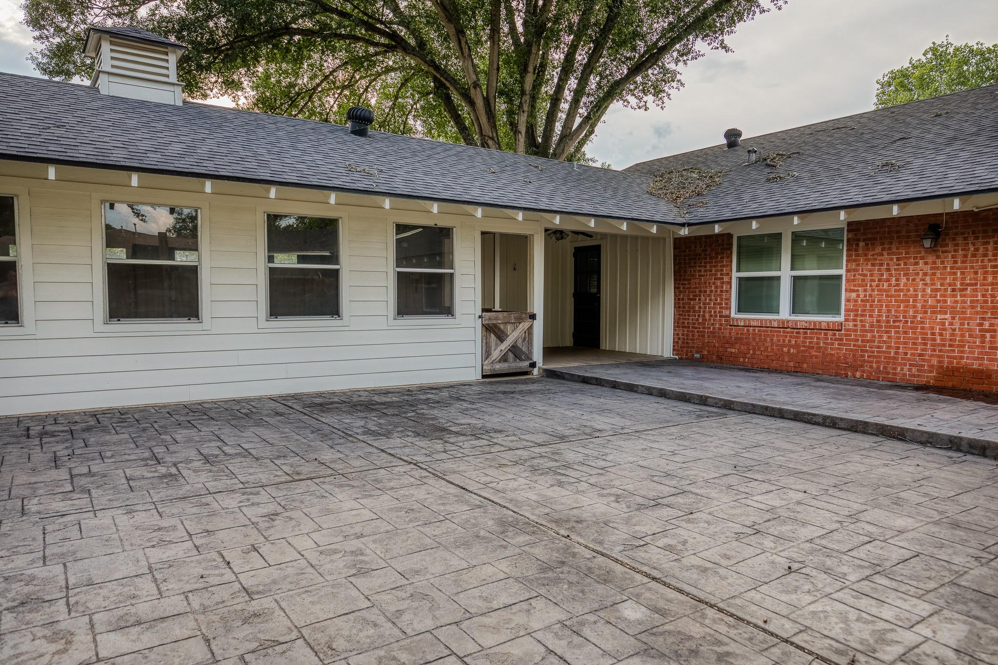 904 Mae Way